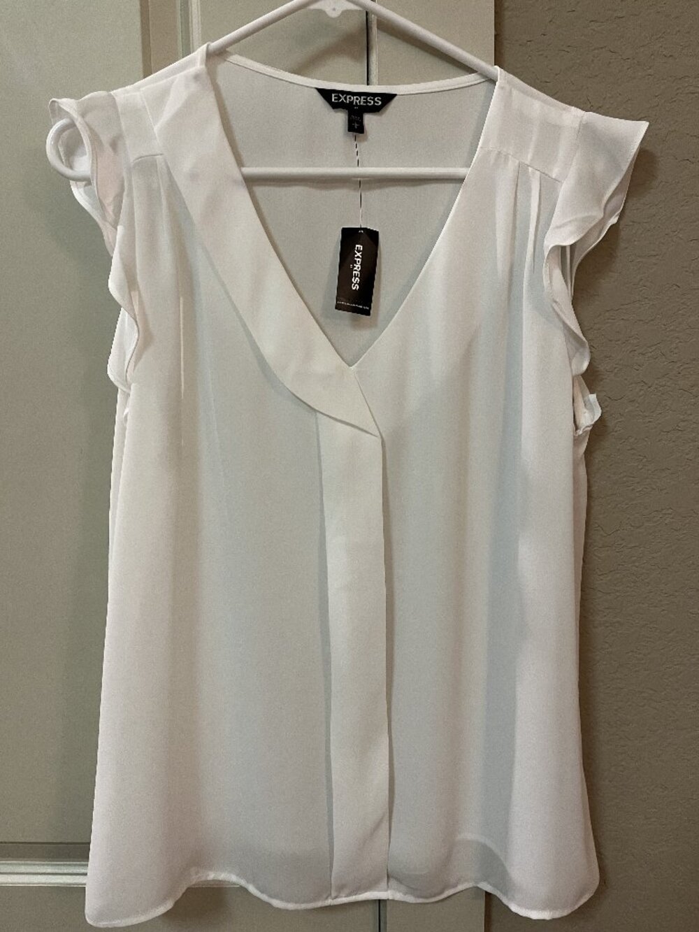 Set of 2 Women's Express Black White Sleeveless Tank Top Style Blouse Shirt Top - Picture 3 of 10